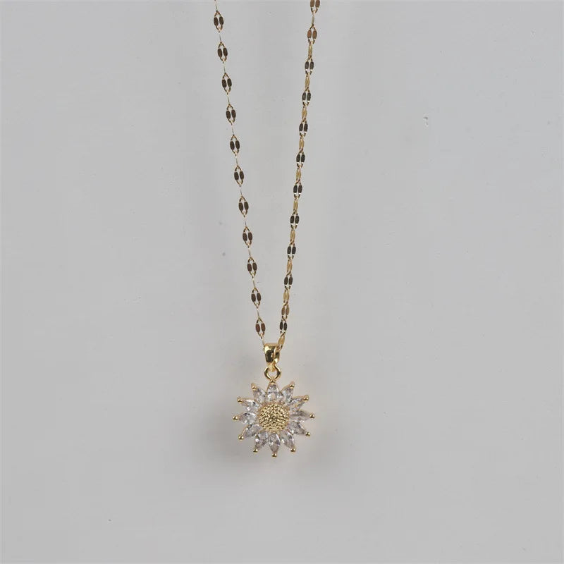 Golden Bloom Pendant ✨ Flower Necklace That Shines with You