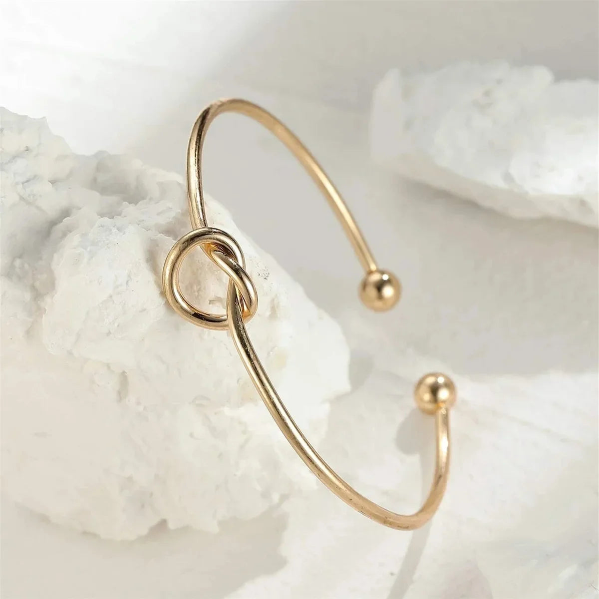 Timeless Twist Bracelet – Sleek Steel, Forever Style